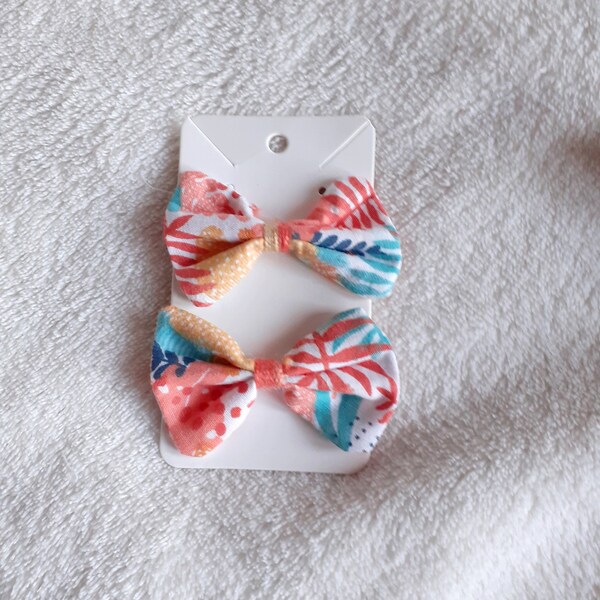 Petit nœud pour les  cheveux - accessoire petite fille.