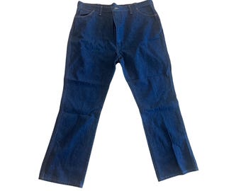 Men's vintage Wrangler regular fit jeans 44X 32
