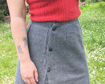 KOSMOPOLITISCHES STIRNBAND ~ Roter Satinband-Pullover, handgefertigt, handgefertigt, gehäkelt, ethisch vertretbar, verantwortungsbewusst, hergestellt in Frankreich, Geschenk eines handwerklichen Schöpfers