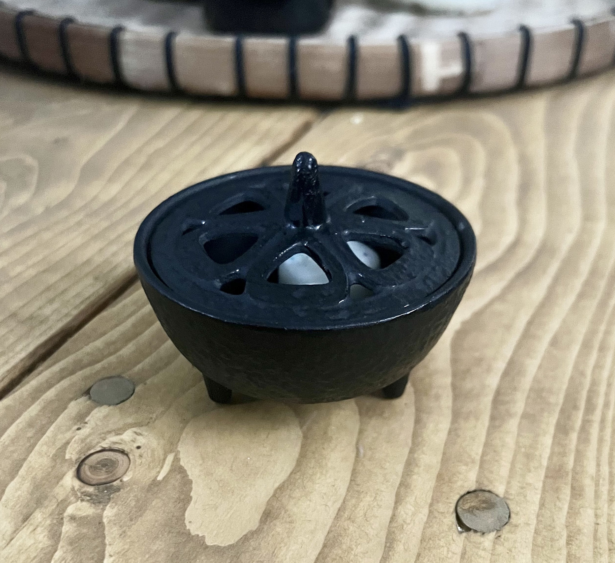 Wood Burner Cast Iron Stove Top Wax Warmer With a Choice of Scented Wax