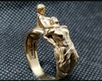 Frau würgt ihren Mann Ring, nackt einzigartiger Schmuck, Valentinstag