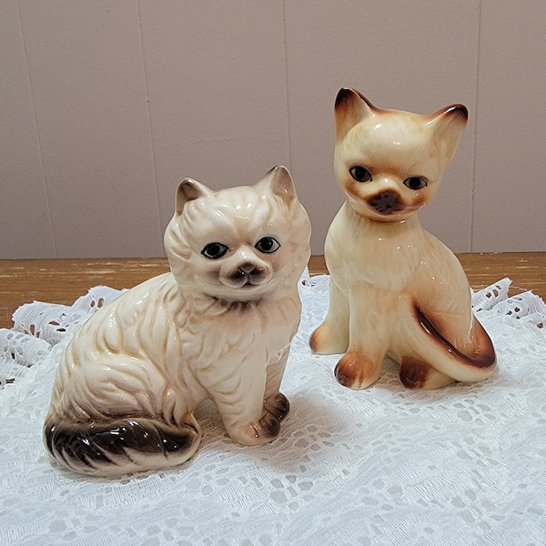 Vintage Sitting Giftcraft Cat Mini Figurines