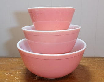 Pyrex, Pink Solid Colored Nesting Mixing Bowls - Set of 3, Sizes 401, 402, 403 - Flamingo, Salmon Pink