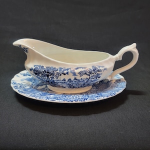 Myott, The Hunter, Gravy Boat & Underplate - Loza monocromática azul y blanca