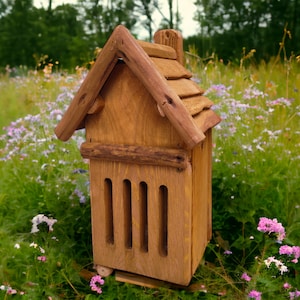 Betoverend VLINDERHUIS: winterslaaphotel voor vlinders in de tuin / handgemaakt natuurlijk rustiek houten buitendecor