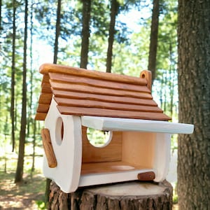 White Wooden Squirrel House with Plexiglass Panel