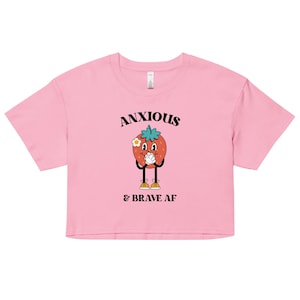Camiseta corta retro con diseño de salud mental: camiseta con dibujo de fresa "Ansiosa y valiente AF", camiseta gráfica moderna para mayor comodidad y estilo