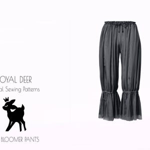 Puede incluir: Pantalones bombachos gris oscuro con cintura con cordón y dobladillos con volantes. La imagen incluye el texto "ROYAL DEER Digital Sewing Patterns" y una silueta de ciervo con corona. Los pantalones son de tela fluida.