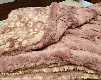 Glacier Misty Mauve and Elderberry Ocelot 60x 85 inches