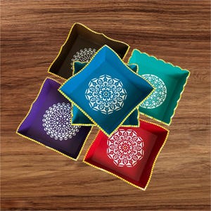 Set of 2/4/8 Kolam designed mini wood tray/ return gifts / home decor / festival decor.