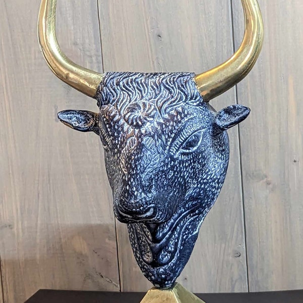 Greek BULL HEAD in Bronze, Minotaur, Minoan, replica sculpture, Height 8'' (20 cm), 669 gr. Handmade in the 80s.