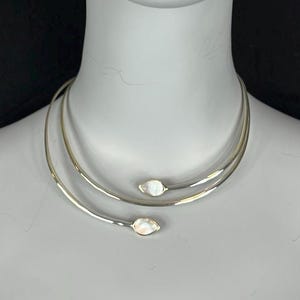 Stunning Sterling Silver and Mother Of Pearl Teardrop Choker Necklace