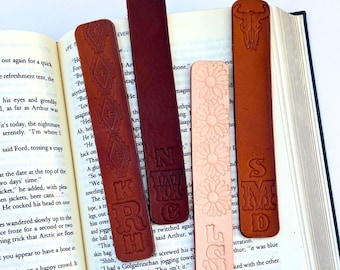 Marcapáginas de cuero con monograma: regalo personalizado para amantes de los libros del Oeste