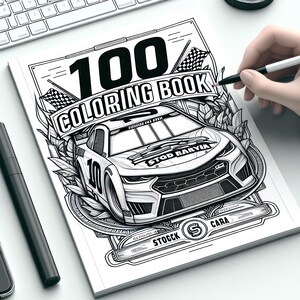 以下が含まれることがあります： 「100 Coloring Book」と「Stod Rarnya」の文字が書かれたレーシングカーの白黒イラスト。車はスタイリッシュな葉と「Stock Cara」の文字で囲まれています。