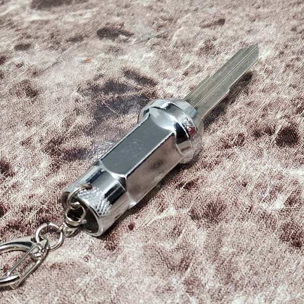 Corolla AE86 Silver Lug Nut Blank Key