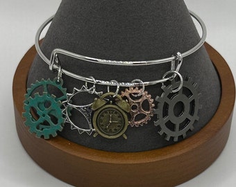Bracelet Steampunk charm bracelet with steampunk charms