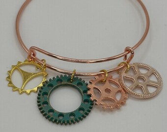 Bracelet Steampunk charm bracelet with steampunk charms