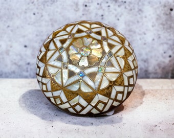 Joyero de madera hecho a mano con incrustaciones de nácar