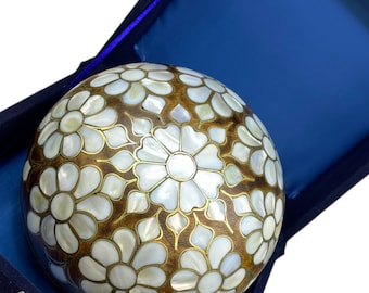 Joyero artesanal con incrustaciones de nácar - Madera de nogal