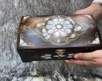 手作りのクルミ材ジュエリーボックス、マザーオブパールの象嵌 - Etsy 日本