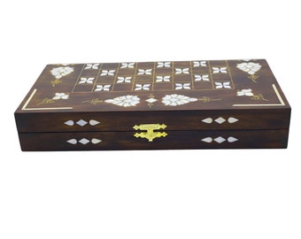 Backgammon z intarsją z masy perłowej – drewno orzechowe i intarsja z drutu z brązu