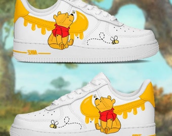 Ordina ora >>> etsneaker.com/aaf1-094 Air Force 1 Kids Winnie The Pooh Air Force 1 personalizzato in edizione limitata, regalo perfetto, regalo per la festa della mamma