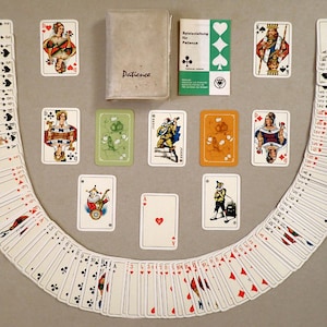 Oude retro vintage dubbeldeks Duits miniminiatuur ASS Patience Frans rummy-speelkaartenspel