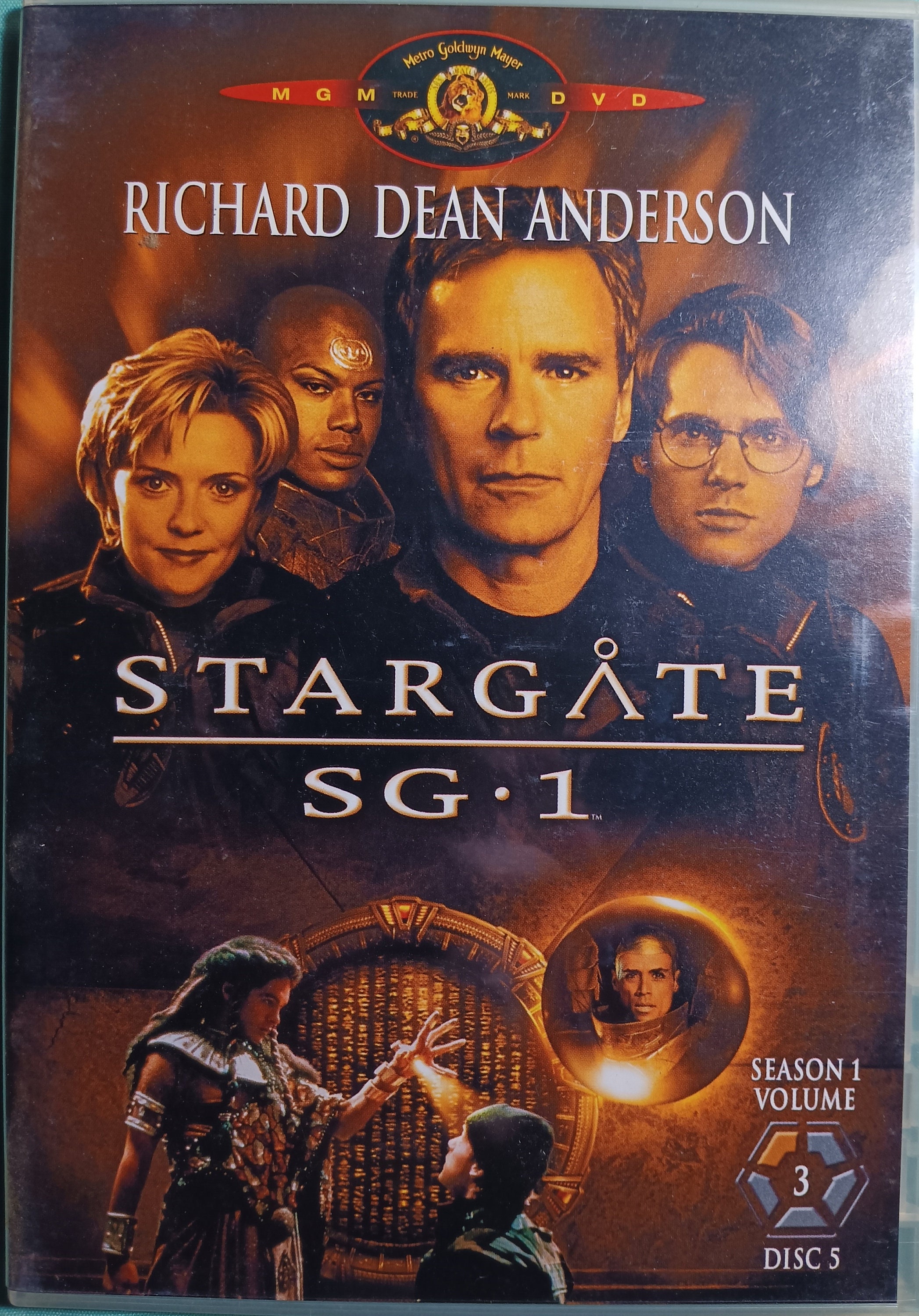 Amazon.com: Stargate SG-1: Season 1 : Richard Dean Anderson