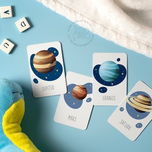 Flashcards Set for Early Education: Discover the Planets and Space Objects of the Solar System