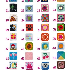 Op de afbeelding: Een verzameling van 52 kleurrijke, vierkante gehaakte patches, elk met unieke ontwerpen. De patches bevatten bloempatronen, diermotieven en feestelijke thema's. De vierkanten zijn in een raster gerangschikt en tonen een verscheidenheid aan kleuren en texturen.