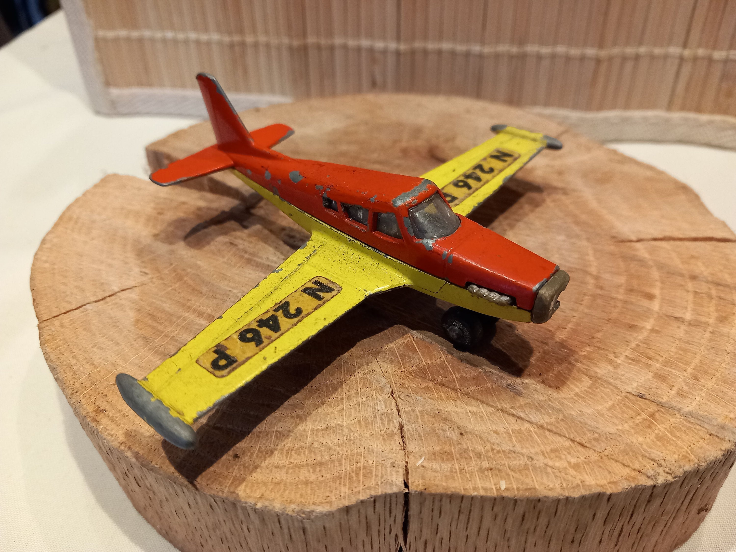 Matchbox diecast best sale airplanes