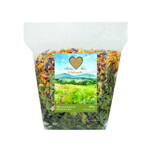 May include: A transparent bag containing a digestive mix of dried herbs and flowers. The label features a heart-shaped design with the text "Le lapin pepotin" and "Digestive Mix". The bag contains 500g of product.