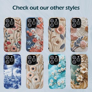 Pu&ograve; includere: Otto custodie per telefono diverse con vari design ispirati a fiori e natura. Le custodie sono tutte bianche con fiori e motivi di diversi colori. Tutte le custodie sono per iPhone 12 Pro Max.