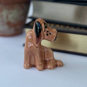 Vintage Rio Hondo California Pottery Bloodhound Dog Figurine, Mid Century Collectible Ceramic Hound, Bookshelf Sitter Decor
