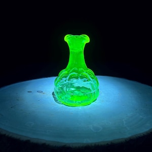 Vintage Uranium Glass Carafe, Green Beehive Glass Decanter, MCM Bedside Water Pitcher, Triple Pinched Spout, Barrel, Pineapple Bottom