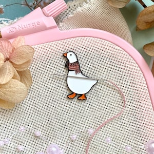 Funny goose needle minder, Cute duck sewing needle magnet, Needle nanny, Cross stitch, Magnetic needle, Cute stitching gift, Needle keeper