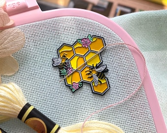 Bee Honeycomb Needle Minder, Bee Needle Magnet, Magnetic Needle Holder for Cross Stitch, Cute Embroidery Needle Keeper, Sewing Gift