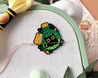 Poison Bottle Needle Minder, Gothic Needle Magnet for Cross Stitch and Embroidery