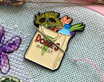 G girls enamel needle minder, Dose Market magnetic needle minder, Stars Hollow needle magnet, Cross stitch, Embroidery tools, Needle keeper