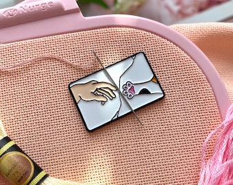Cat Lover Needle Minder, Cat Paw Needle Holder for Cross Stitch, Cute Needle Magnet, Needle Keeper for Embroidry