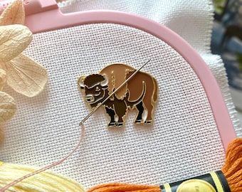 Bison Needle Minder for Cross Stitch, Buffalo Magnetic Needle Holder, Animal Needle Keeper, Needle Magnet for Embroidery, Gift for Stitcher