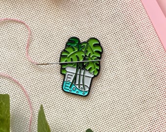 Monstera needle minder, Plant needle minder, Floral needleminder, Needle holder for cross stitch, Sewing accessories, Enamel needle nanny