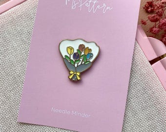 Flowers needle minder, Cross stitch needle minder, Embroidery accessory, Floral enamel needle magnet, Gift for stitchers, Needle storage