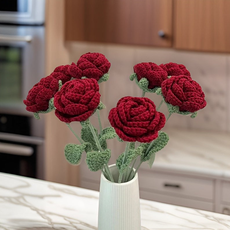 Flor de rosa de punto hecha a mano / Decoración de flores / Regalo de flores tejidas a mano terminadas / Regalo hecho a mano para ella / Regalo del día de San Valentín imagen 3