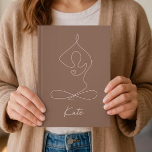 Personalisiertes Yoga Journal Selbstfürsorge Geschenk Yoga Lehrer Geschenk Achtsamkeit Planer Individuelles Geschenk für Yoga Liebhaber Yoga Planer Wellness Notizbuch