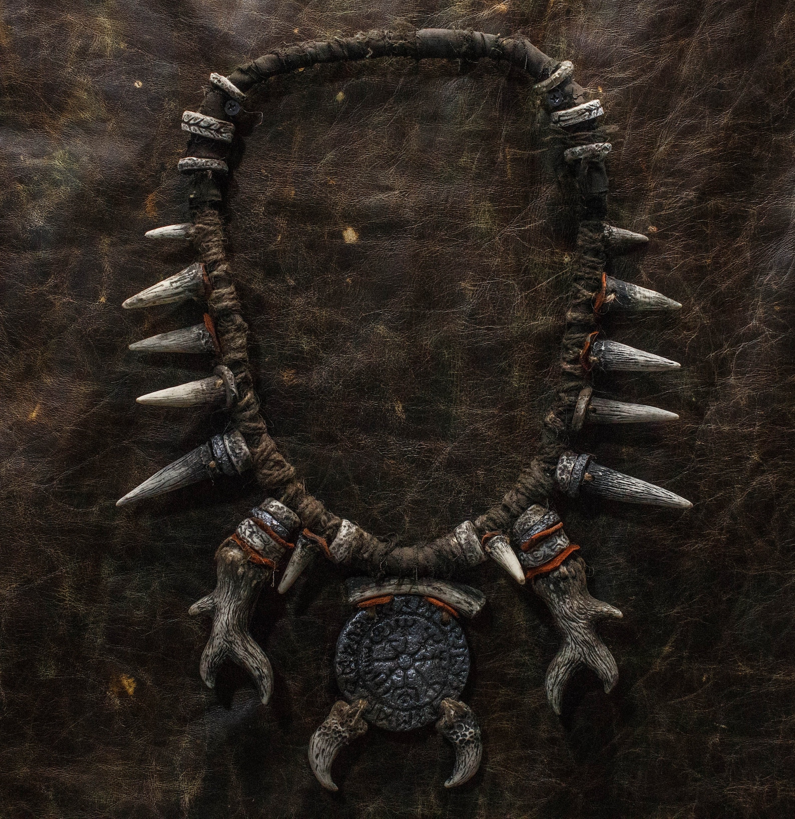 Rune Agishjalm Pendant
