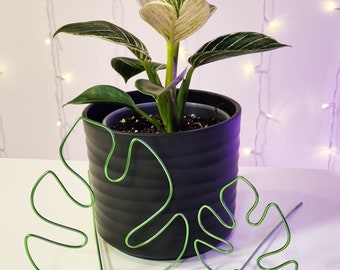 Soporte para plantas – hoja de monstera verde claro