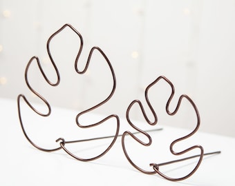 Brown Metal Monstera Leaf Plant Support – Designer Plant Decor