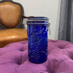 Glass canister