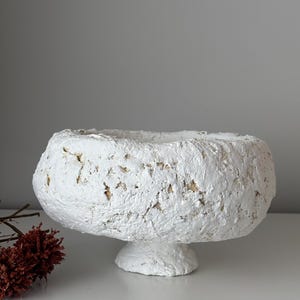 Cuenco de arcilla de papel artesanal: decoración wabi-sabi texturizada, 21,5 cm de ancho